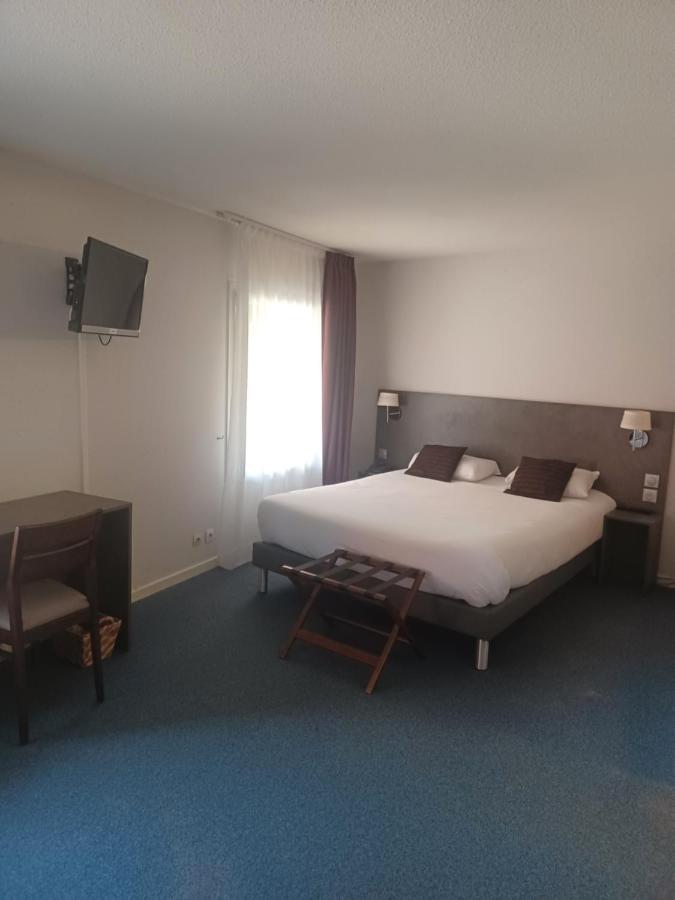 Hotel La Parenthese Attignat Bagian luar foto