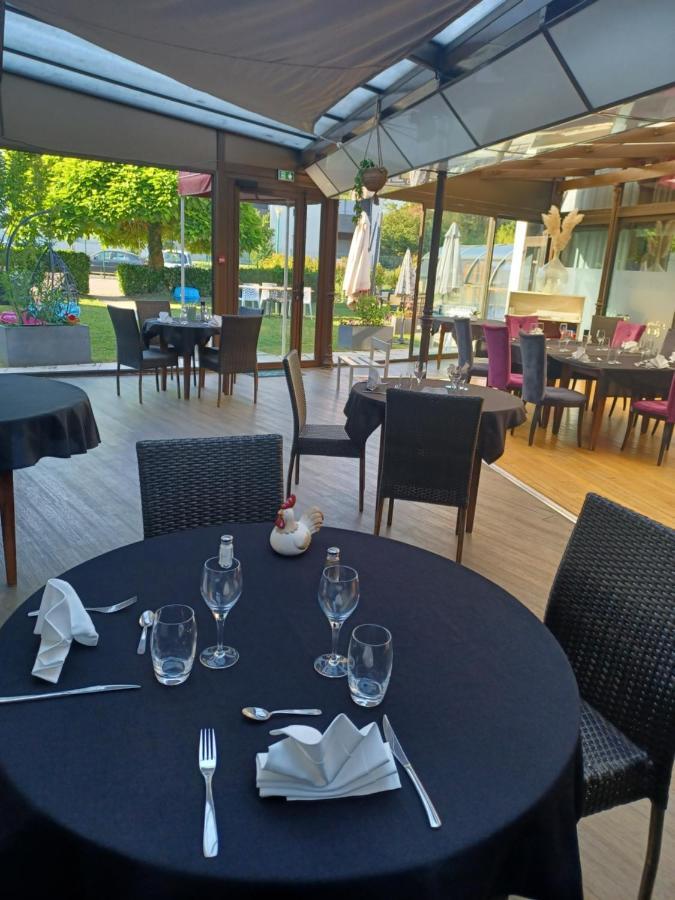 Hotel La Parenthese Attignat Bagian luar foto